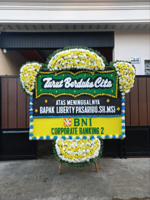 Papan Bunga Duka di Leato Utara