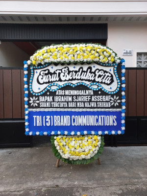 Papan Bunga Duka di Leato Utara